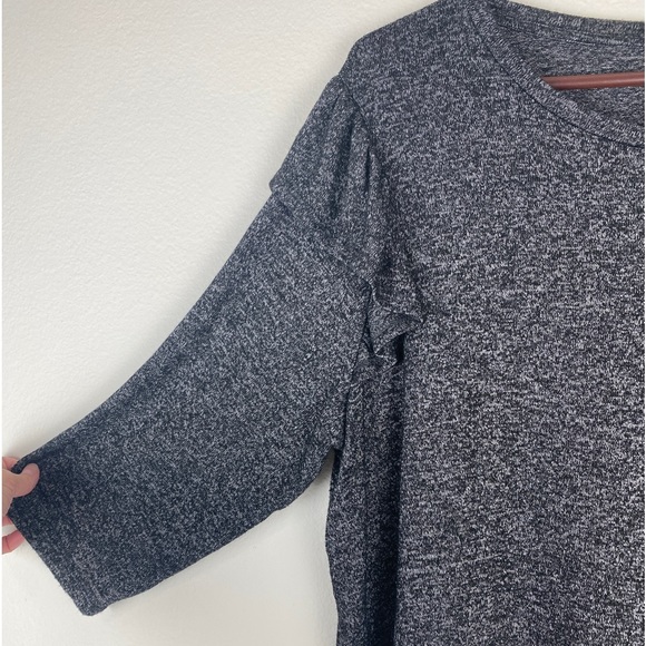 Ava & Viv Plus Size 1X Ruffled Shoulder 3/4 Sleeve Gray EUC - Picture 3 of 8